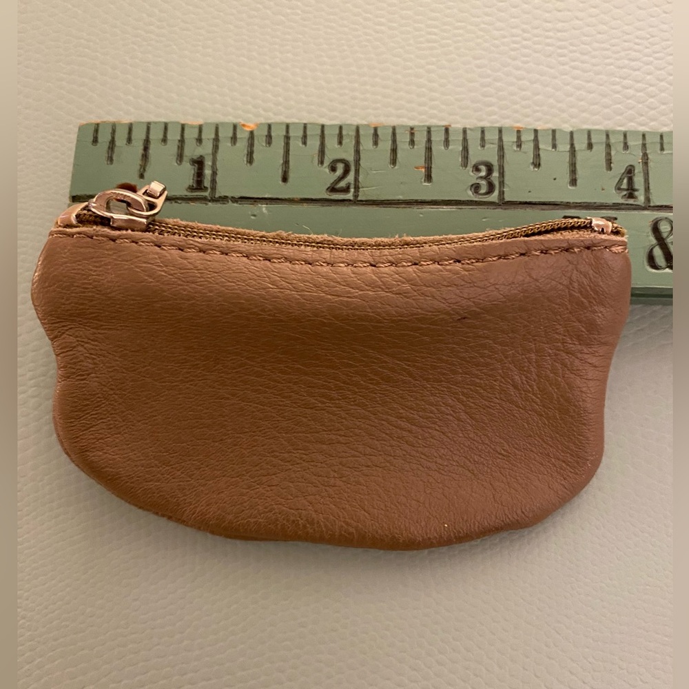 Vintage Tan Leather Coin Change Zippered Purse - Picture 2 of 5